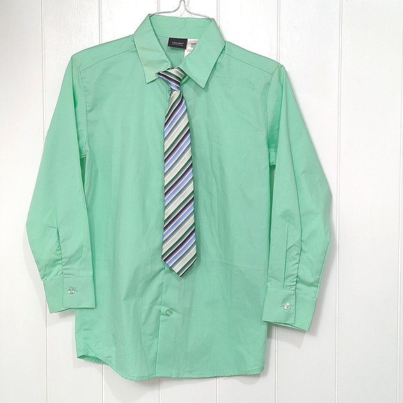 ❤️5/$25  Boy Holiday Edition Button Down and Tie - Picture 1 of 4